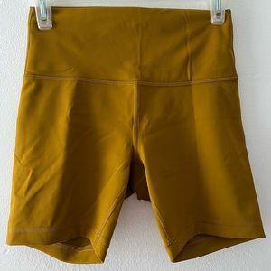 LULULEMON WUNDER TRAIN SHORTS